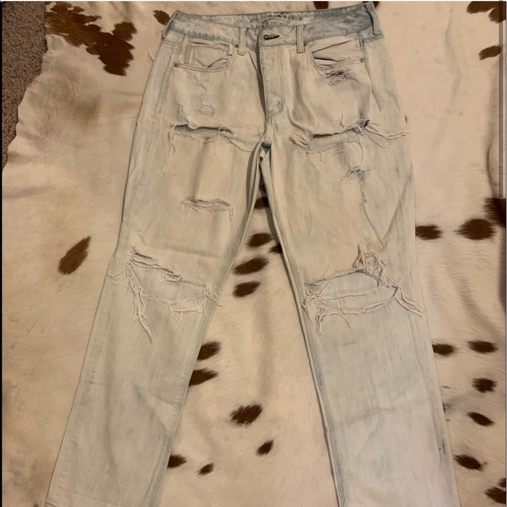 American Eagle Ripped Tomgirl Jeans